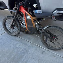 R8 Electric Dirt Bike for Adults 35 MPH & 150 Miles