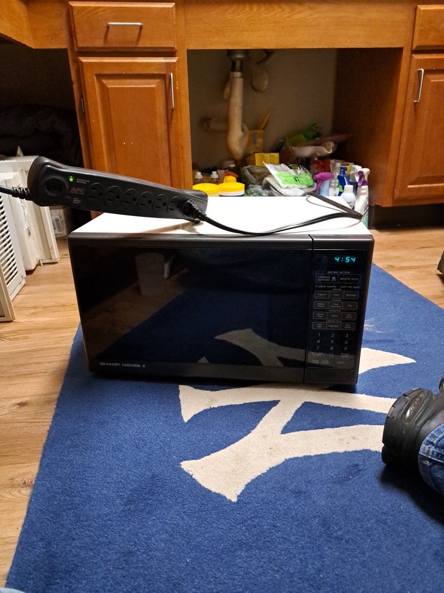 Sharp Microwave In Almost New Condition