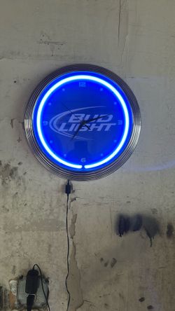 Bud light Neon Clock