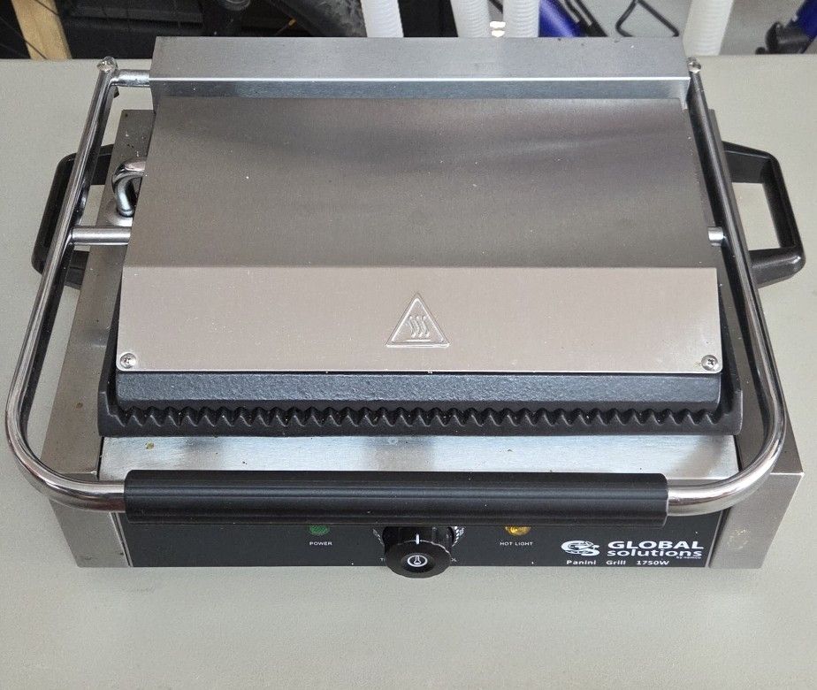 Global Solutions Food Equipment Panini/Sandwich Grill, Grooved Plates