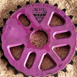 USED BLACK UPS  SPROCKET  GOOD SHAPE  