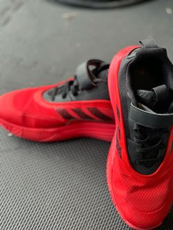 Youth Adidas basketball shoes - size 5