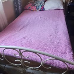 SE BENDE CAMA PARA 1 PERSONA BUENAS CONDICIONES
