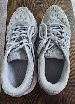 Women's Asics GT-2000 9 shoes - Size 8.5