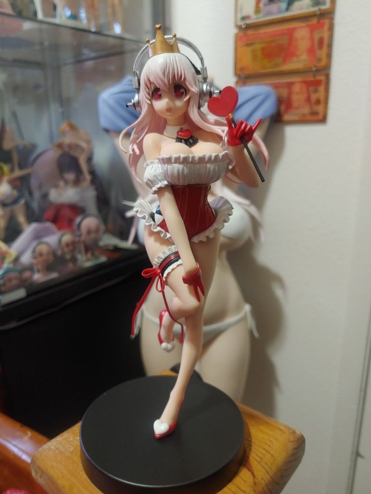 FuRyu Fairy-Tale Special Figure Series 9" Super Sonico Queen Of Hearts (Red) Version