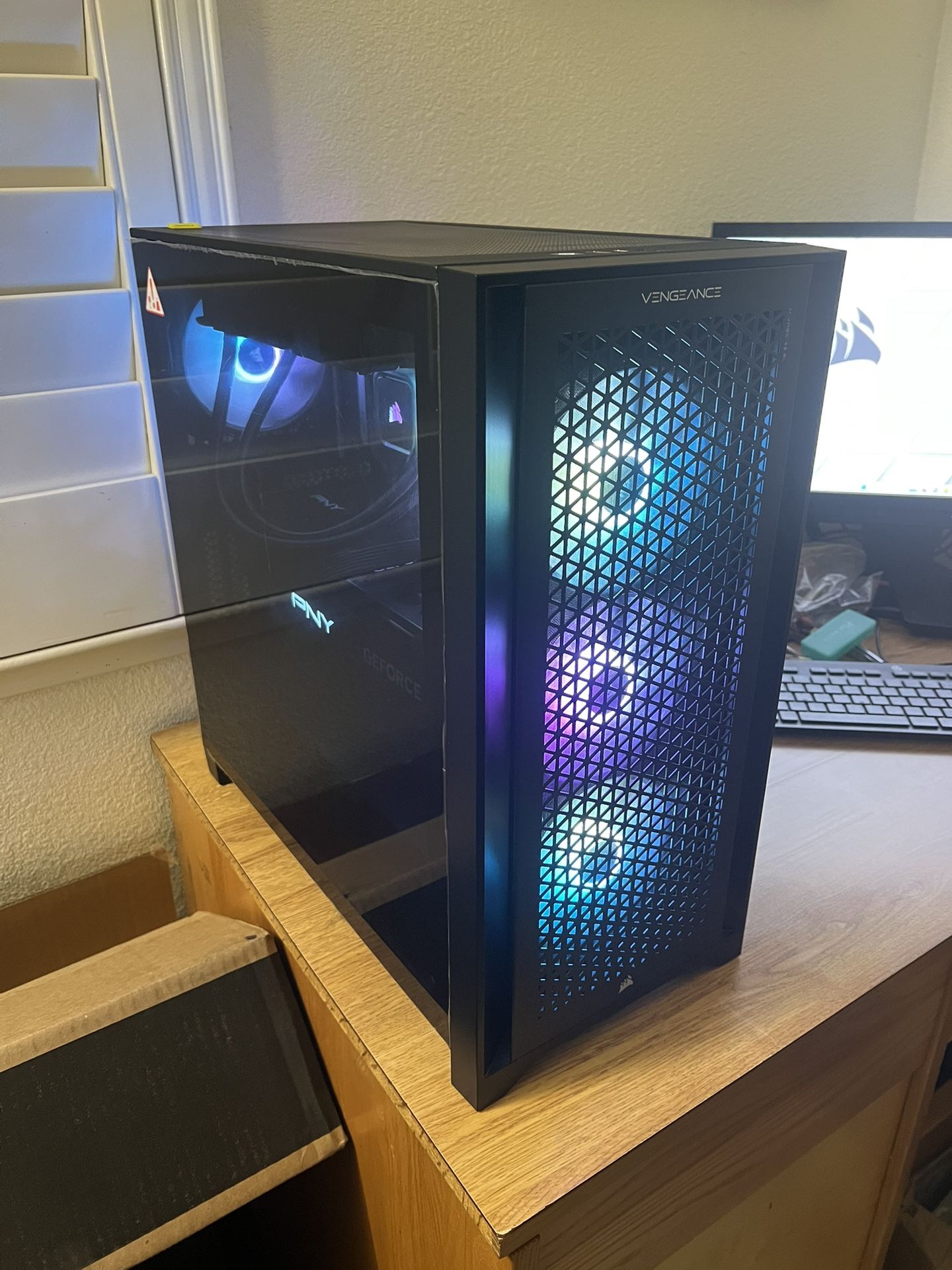 CORSAIR VENGEANCE i7400 Gaming PC: i7-13700K, RTX 4080, 32GB DDR5 ,2TB NVMe