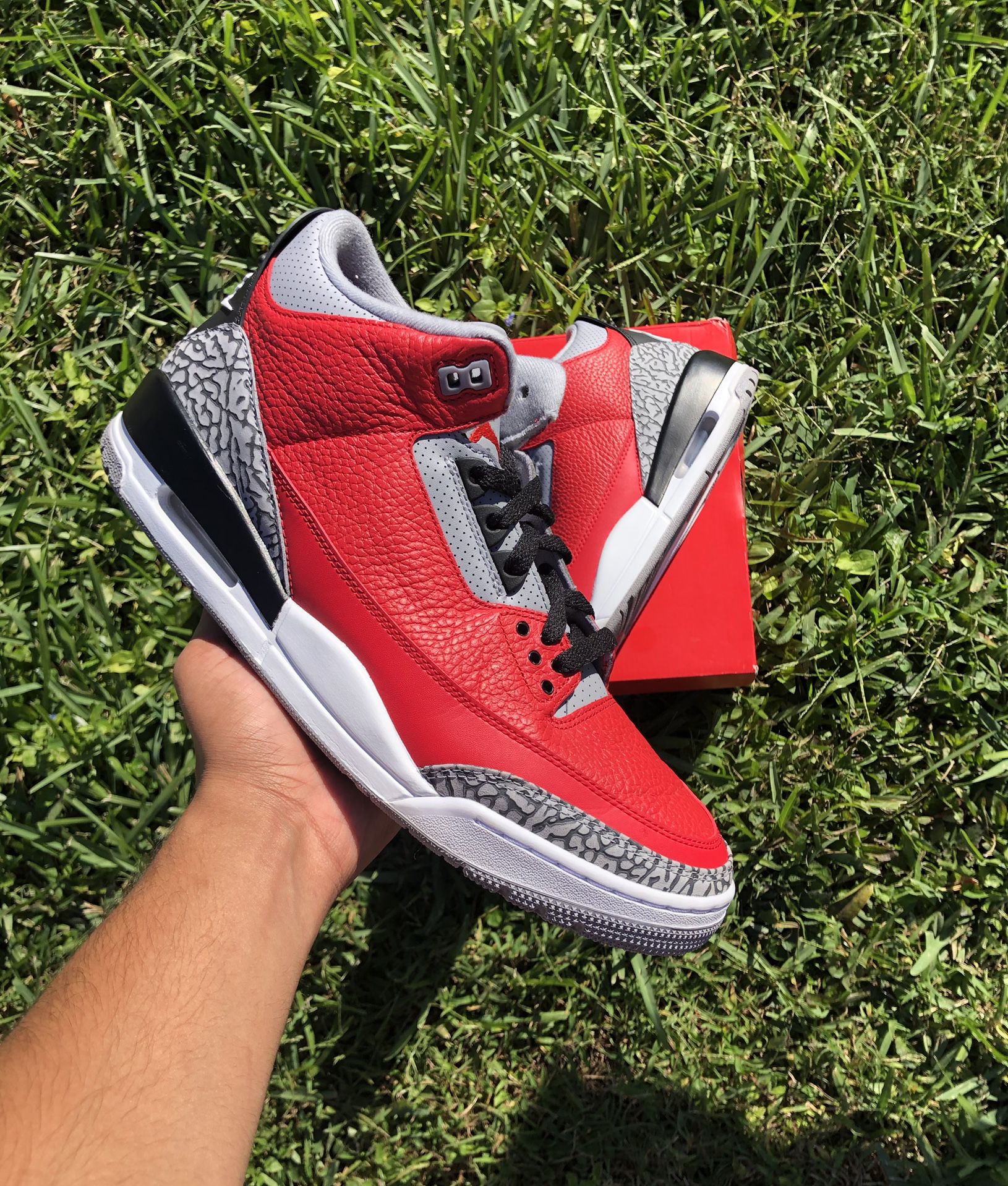 Jordan 3 “Red unite” Size 12