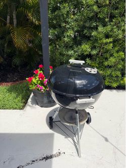 WEBER CHARCOAL GRILL