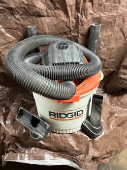 RIDGID 9-Gallon 3.5 Peak HP Wet/Dry Shop Vacuum