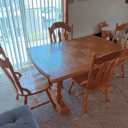 Dining Room Table W/4 Chairs + Leaf Extension OBO 