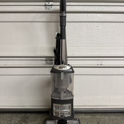 Shark Navigator Lift Away Professional Upright Vacuum Cleaner
