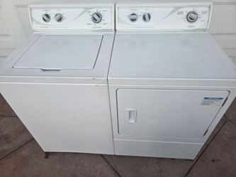 SPEDD QUEEN WASHER AND DRYER GAS LIKE NEW $925