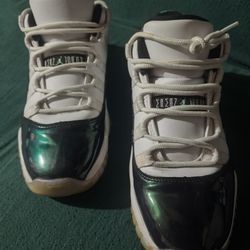 NIKE Jordan 11 Retro Emerald Low