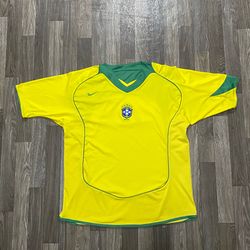 VINTAGE BRAZIL x NIKE 2004 Soccer Jersey With Center Embroidered Brazil Logo