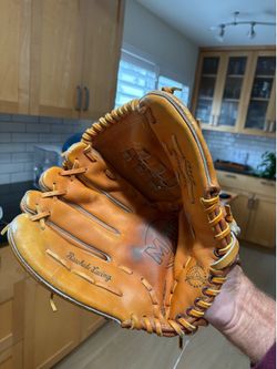 Baseball glove
