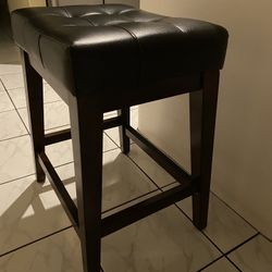 3 Bar stools Brown Super Clean