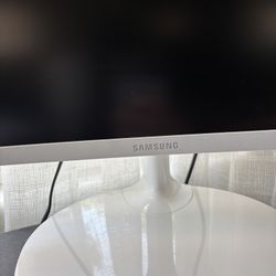 Samsung 27” Curved Monitor 