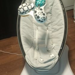 4 Moms Mamaroo 