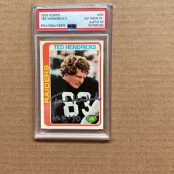 1978 Topps Autographed Ted Hendricks With HOF Inscription Auto 10