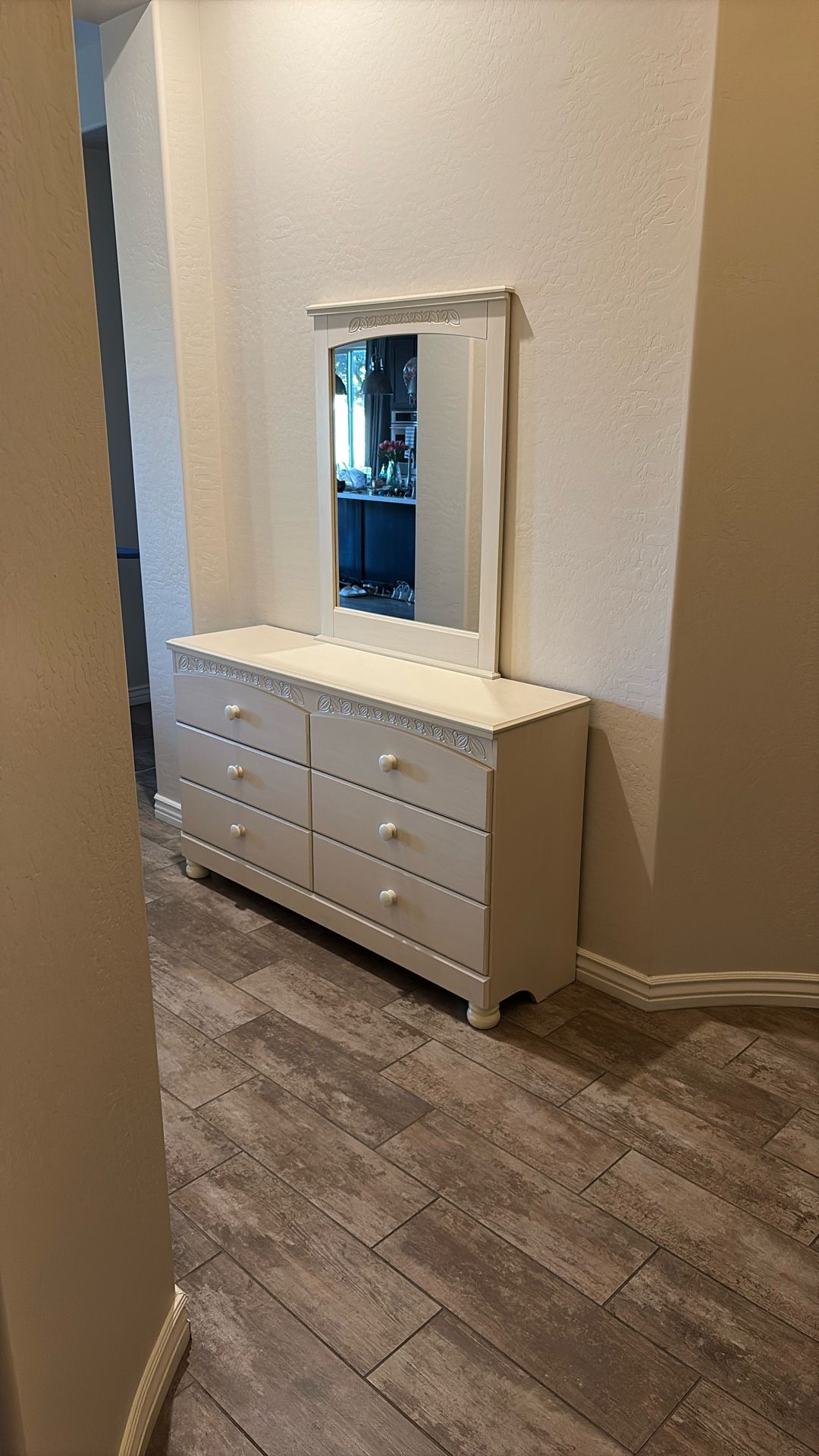 Bedroom Dresser (with Mirror)
