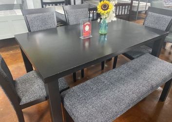 Dining table set
