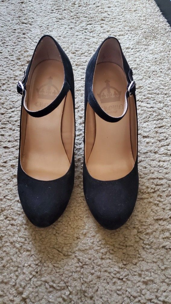 Crown Vintage Pump Heels, Black, Size 7, thick heel