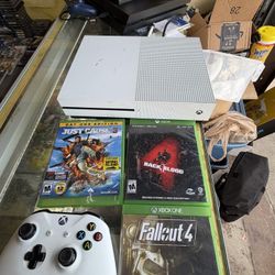 Xbox One S 1TB With Games 130