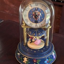 Avon Nutcracker clock