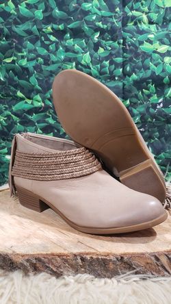 BCBG Bg-craftee Ankle Bootie