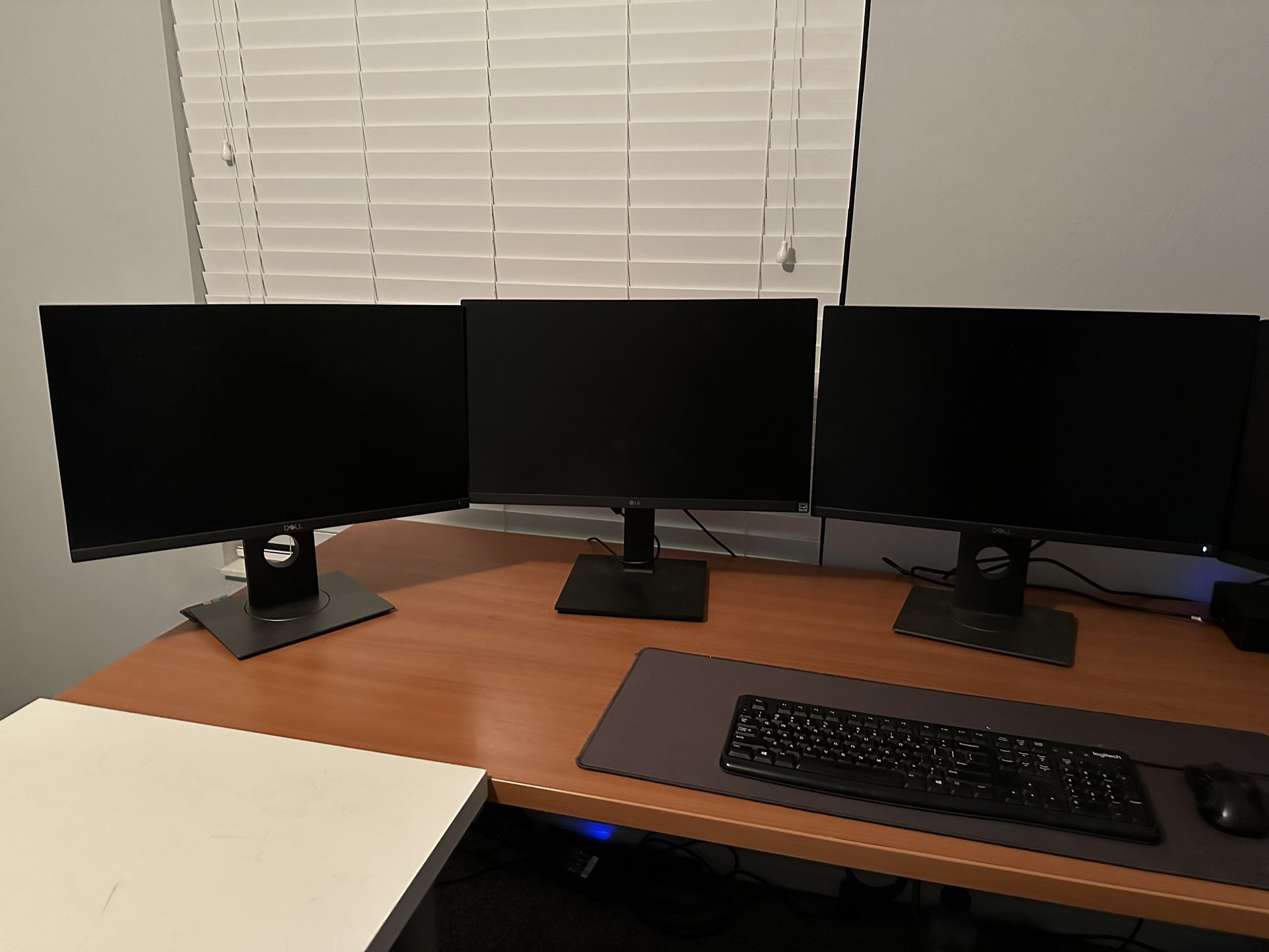 Computer Monitors - Dell & LG