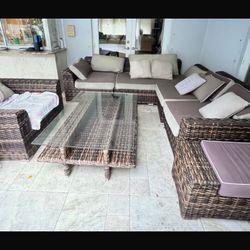 Outdoor Beautiful Sectional!!
