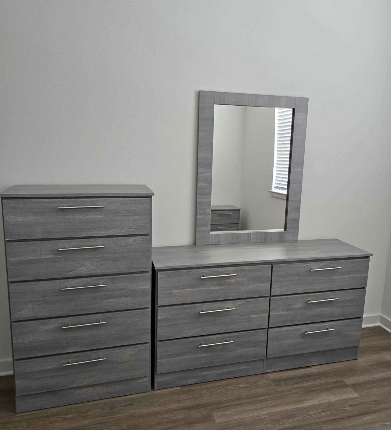 Dresser Whit Mirror And Chest - Cómoda Con Espejo Y Gavetero