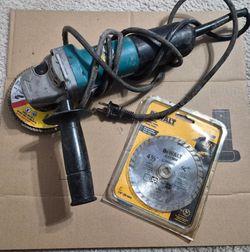 Makita Angle Grinder with DeWalt Blade
