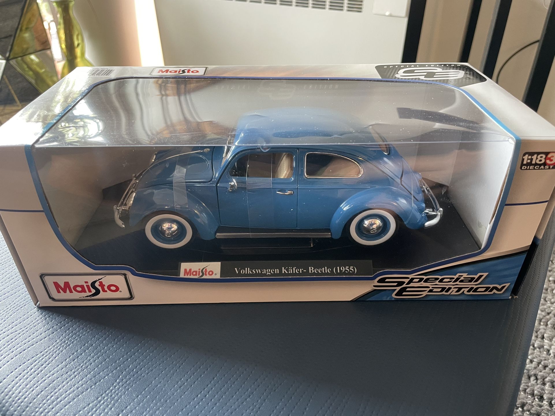 VW Beetle 1:18 Die Cast model