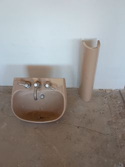 Pedestal sink