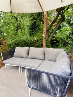 *Like New* Outdoor Patio Sectional