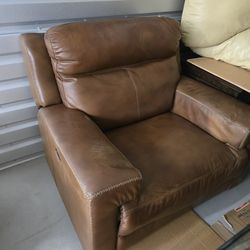 Leather recliner with charging port