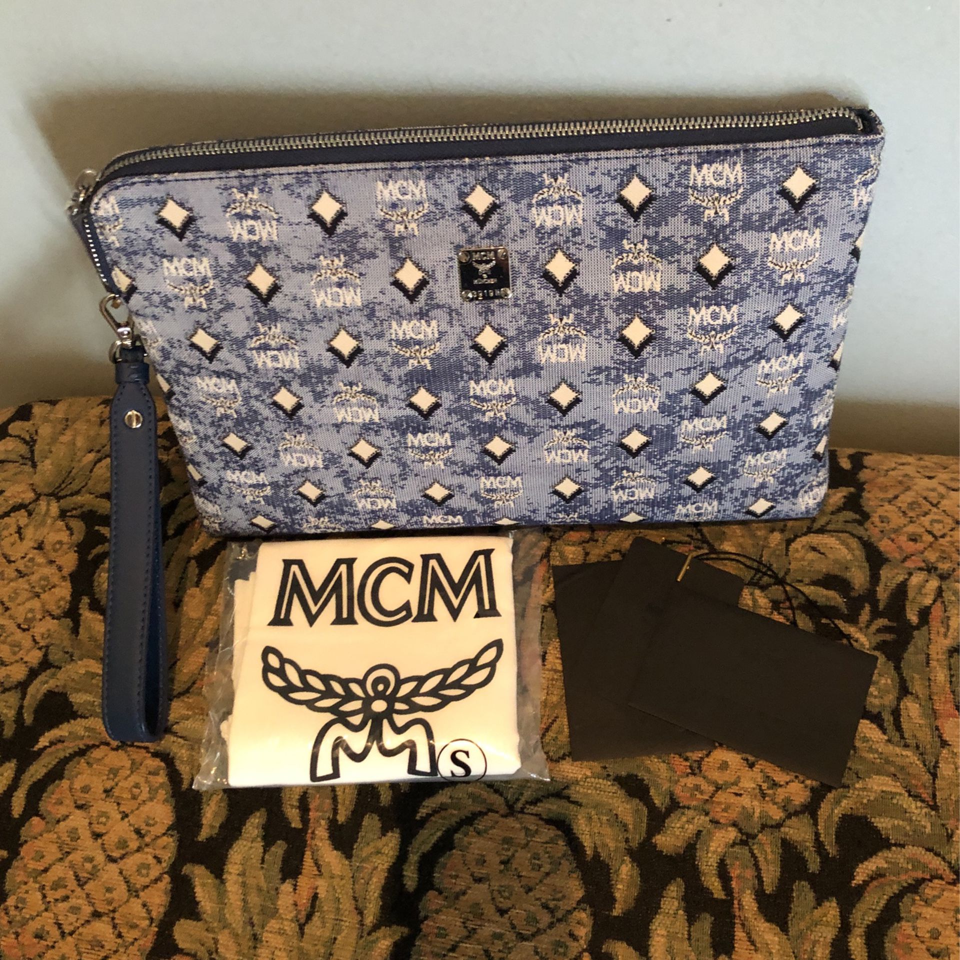 Mcm Sign Pouch .New W/auth Cards