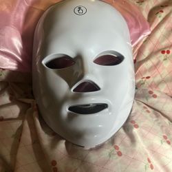 Lead light therapy mask