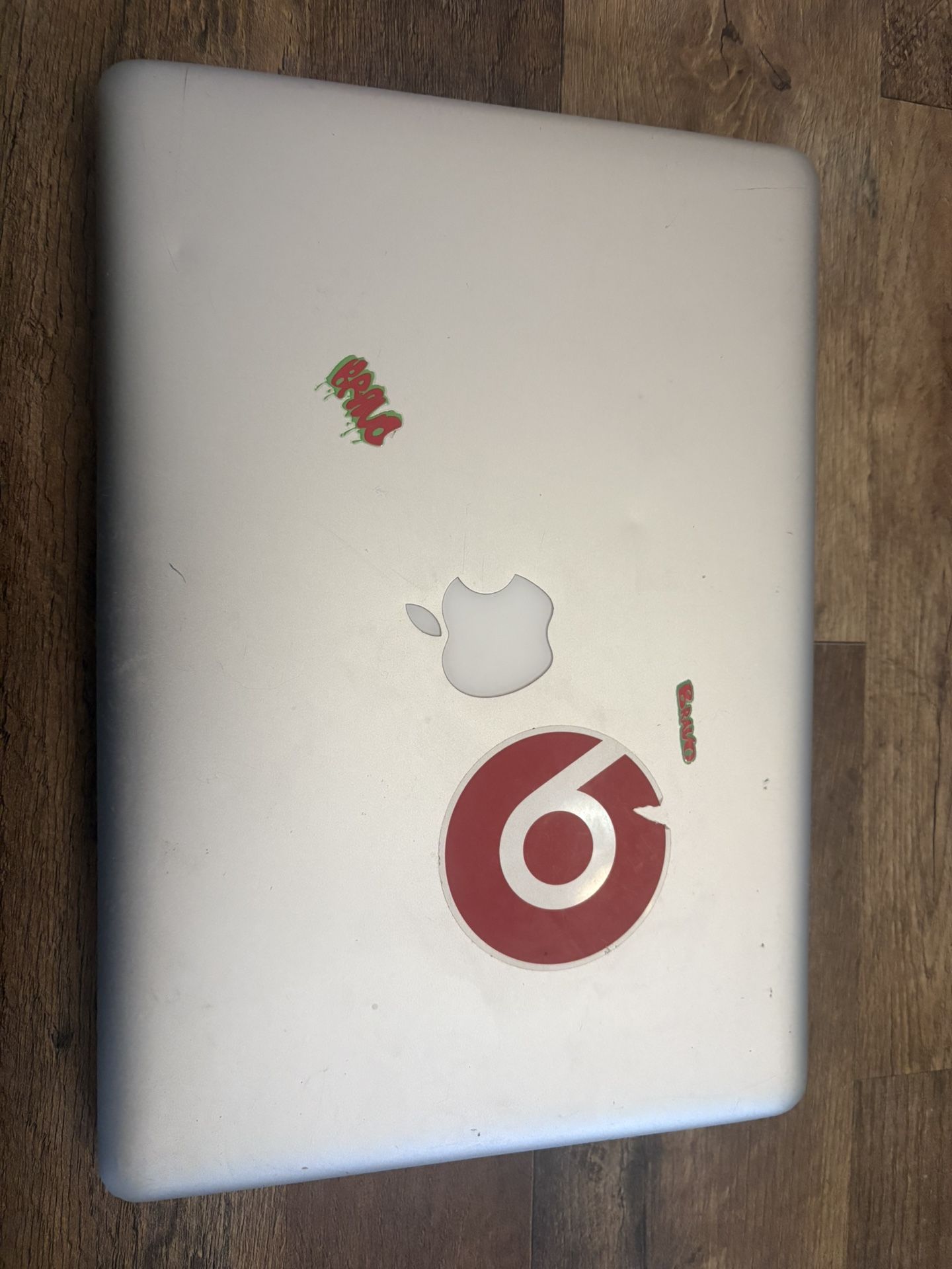 2.5 GHz MacBook Pro Intel I5