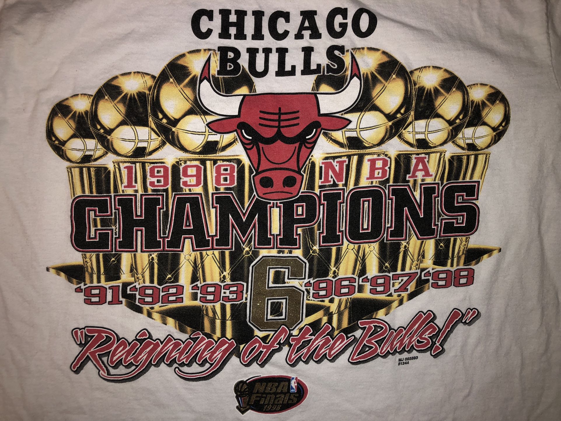 Chicago Bulls 1998 NBA Champions “Reigning of the Bulls!” Vintage T-Shirt  Sz Large for Sale in Chicago, IL - OfferUp