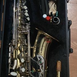 Selmer aristocrat saxophone model AS600