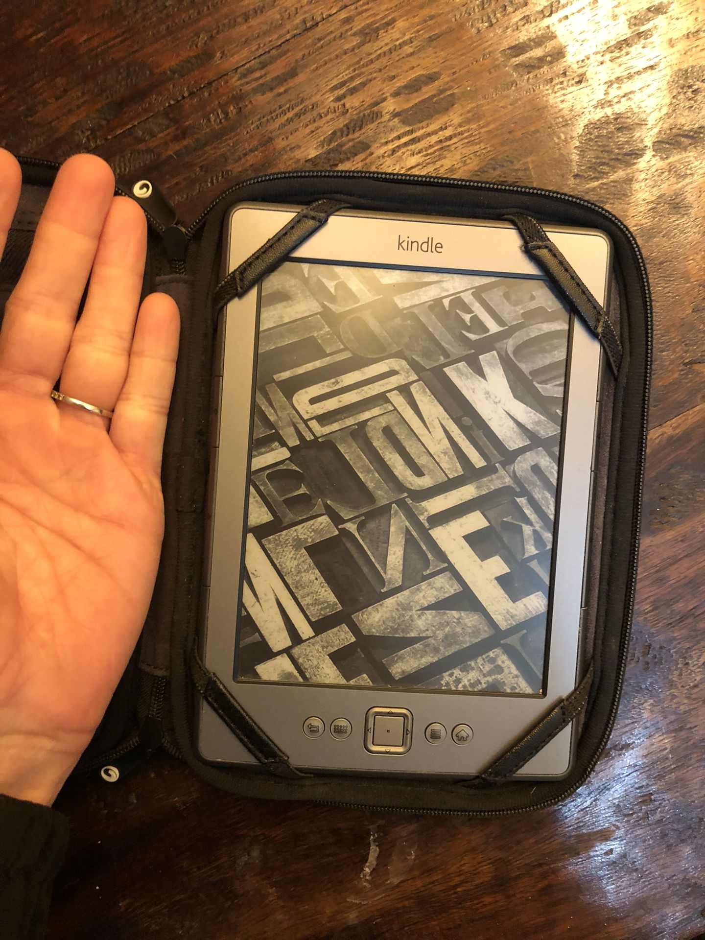 Kindle With Zip Case (4th Gen)