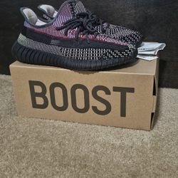 adidas Yeezy Boost 350 V2
Yecheil (Non-Reflective) Size 10.5M $250.00