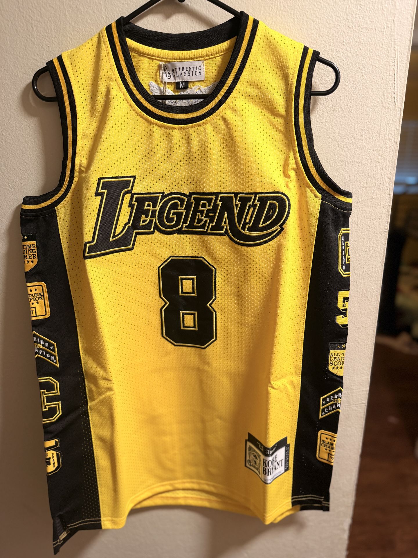 Kobe Bryant Mamba Legend Jersey 8 24 Authentic Classics Size M