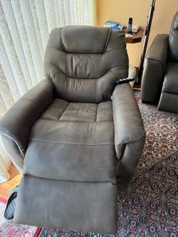 FREE Power Recliner Chair - BROKEN
