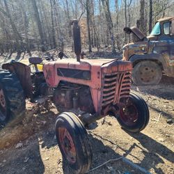 1960s INTERNATIONAL B275 Diesel Tractor 30hp