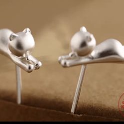 Sterling Silver or GOLD Small Cat Stud Earrings 