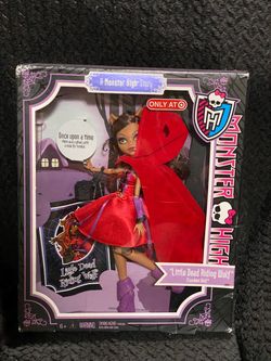 Monster High Scarily Ever After Little Dead Riding Wolf Clawdeen