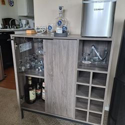 Service Bar